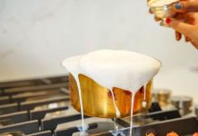 Samo sipajte JOGURT u kipuću vodu, dodajte brašno i ne morate ujutro ići u prodavnicu: Skoro NIKO za ovo ne zna! Samo sipajte JOGURT u kipuću vodu, dodajte brašno i ne morate ujutro ići u prodavnicu: Skoro NIKO za ovo ne zna! - featured image