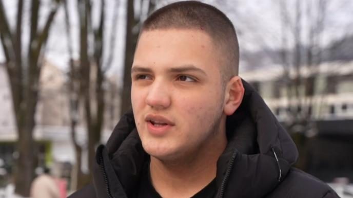 EMIR (17) NAŠAO NOVČANIK PUN PARA Odlučio da vrati, a ubrzo je usledio poziv: Rekli su mu samo JEDNU STVAR! Sve se odigralo u par sati (FOTO) EMIR (17) NAŠAO NOVČANIK PUN PARA Odlučio da vrati, a ubrzo je usledio poziv: Rekli su mu samo JEDNU STVAR! Sve se odigralo u par sati (FOTO) - featured image