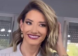 Nos nije mogao stati u kadar, zubi kao raspored časova: Evo kako je Jovana Joksimović izgledala prije 18 godina, isplivala nikad viđena slika, Željko je ne bi ni pogledao Nos nije mogao stati u kadar, zubi kao raspored časova: Evo kako je Jovana Joksimović izgledala prije 18 godina, isplivala nikad viđena slika, Željko je ne bi ni pogledao - featured image