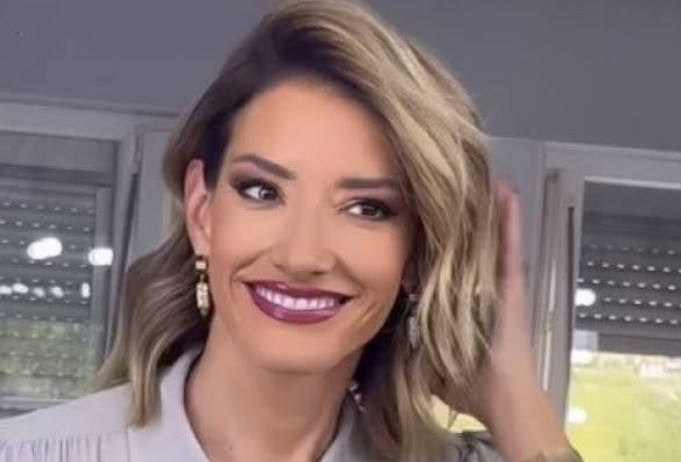 Nos nije mogao stati u kadar, zubi kao raspored časova: Evo kako je Jovana Joksimović izgledala prije 18 godina, isplivala nikad viđena slika, Željko je ne bi ni pogledao - featured image Nos nije mogao stati u kadar, zubi kao raspored časova: Evo kako je Jovana Joksimović izgledala prije 18 godina, isplivala nikad viđena slika, Željko je ne bi ni pogledao - featured image