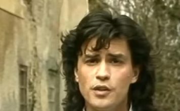 Kako izgleda sin nekada najvećeg zavodnika Jugoslavije: Krenuo očevim stopama, a tek mu je 20 godina Kako izgleda sin nekada najvećeg zavodnika Jugoslavije: Krenuo očevim stopama, a tek mu je 20 godina - featured image