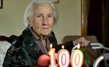 Najstarija stanovnica staračkih domova u Nišu proslavila 100. rođendan: Ovo je njen recept za dugovečnost Najstarija stanovnica staračkih domova u Nišu proslavila 100. rođendan: Ovo je njen recept za dugovečnost - featured image