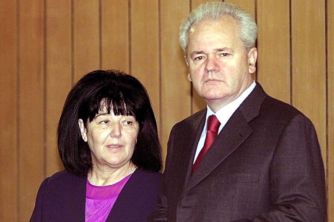 Cela Jugoslavija je brujala o aferi Slobodana Miloševića i srpske glumice: Mira pojma nije imala šta se dešava, iza svega bila zavera vredna 2.000.000 - featured image Cela Jugoslavija je brujala o aferi Slobodana Miloševića i srpske glumice: Mira pojma nije imala šta se dešava, iza svega bila zavera vredna 2.000.000 - featured image