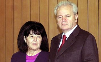 Cela Jugoslavija je brujala o aferi Slobodana Miloševića i srpske glumice: Trošio je kao sapun a Mira pojma nije imala šta se dešava Cela Jugoslavija je brujala o aferi Slobodana Miloševića i srpske glumice: Mira pojma nije imala šta se dešava, iza svega bila zavera vredna 2.000.000 - featured image