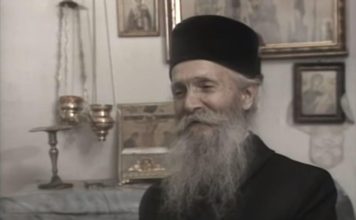 Saveti oca Tadeja za umirenje tuge i anksioznosti: Molitva koja je mudrom monahu spasla razum Saveti oca Tadeja za umirenje tuge i anksioznosti: Molitva koja je mudrom monahu spasla razum - featured image