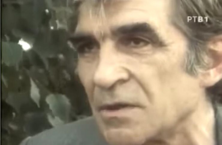 Mika Antić nas je sa 1 rečenicom naučio kako da uvek i u svakoj situaciji ostanemo verni sebi: Samo ovako nikad nećemo izgubiti svoje “JA” Mika Antić nas je sa 1 rečenicom naučio kako da uvek i u svakoj situaciji ostanemo verni sebi: Samo ovako nikad nećemo izgubiti svoje "JA" - featured image