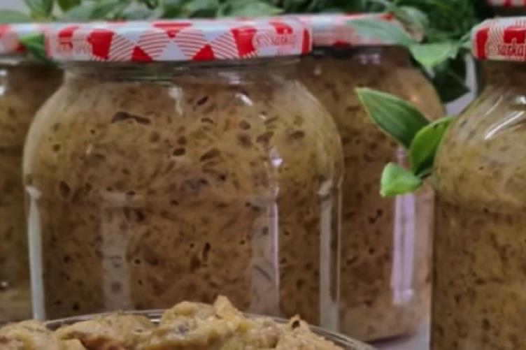 Recept za beli ajvar koji svi traže: Malidžano osvaja ukusom domaćice širom Srbije - featured image Recept za beli ajvar koji svi traže: Malidžano osvaja ukusom domaćice širom Srbije - featured image