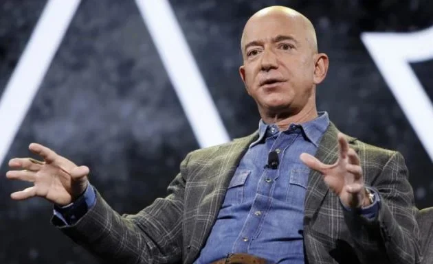 NE KUPUJTE SADA KOLA, TELEVIZORE I FRIŽIDERE: Pravite zalihe, čuvajte keš! Bezos upozorio na katastrofu koja sledi! NE KUPUJTE SADA KOLA, TELEVIZORE I FRIŽIDERE: Pravite zalihe, čuvajte keš! Bezos upozorio na katastrofu koja sledi! - featured image