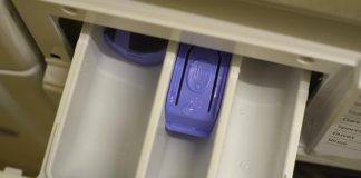 Evo čemu služi svaka pregrada u mašini za pranje veša: Mnogi čine ovu grešku zbog koje im veš ne miriše na omekšivač Evo čemu služi svaka pregrada u mašini za pranje veša: Mnogi čine ovu grešku zbog koje im veš ne miriše na omekšivač - featured image