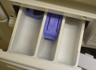 Evo čemu služi svaka pregrada u mašini za pranje veša: Mnogi čine ovu grešku zbog koje im veš ne miriše na omekšivač Evo čemu služi svaka pregrada u mašini za pranje veša: Mnogi čine ovu grešku zbog koje im veš ne miriše na omekšivač - featured image
